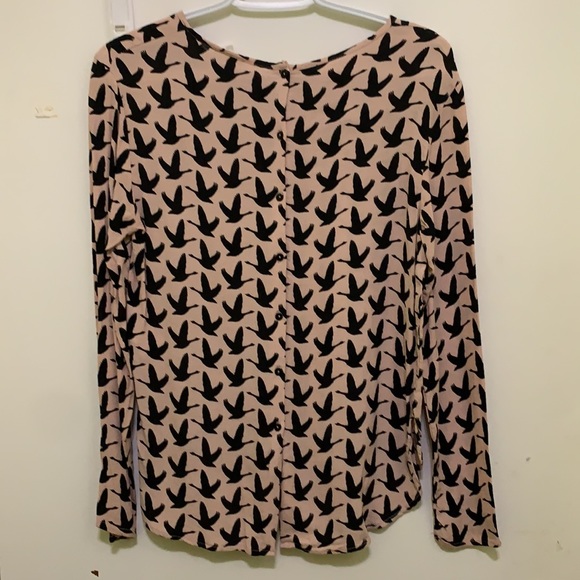 H&M pink bird print back button blouse - Picture 2 of 2